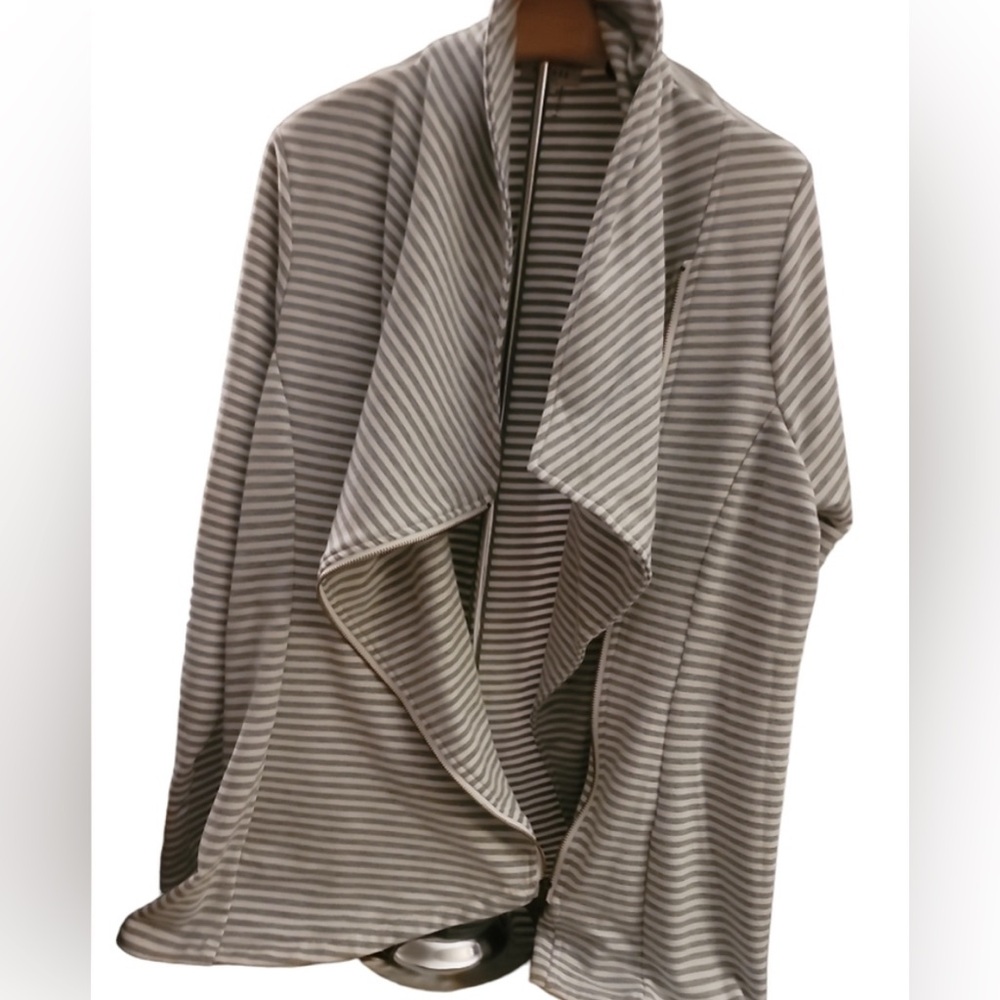 Andree by Unit Asymmetrical top size M